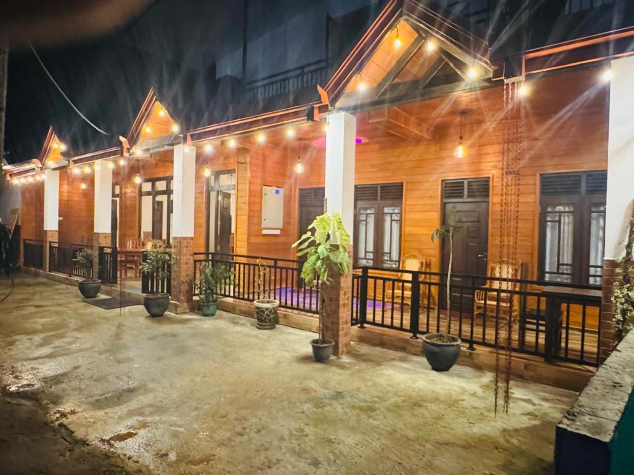 Hotel Sun Mount Adams Peak Nallathanniya Esterno foto